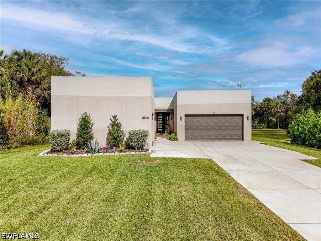 4269 15th Ave., Naples, FL 34116