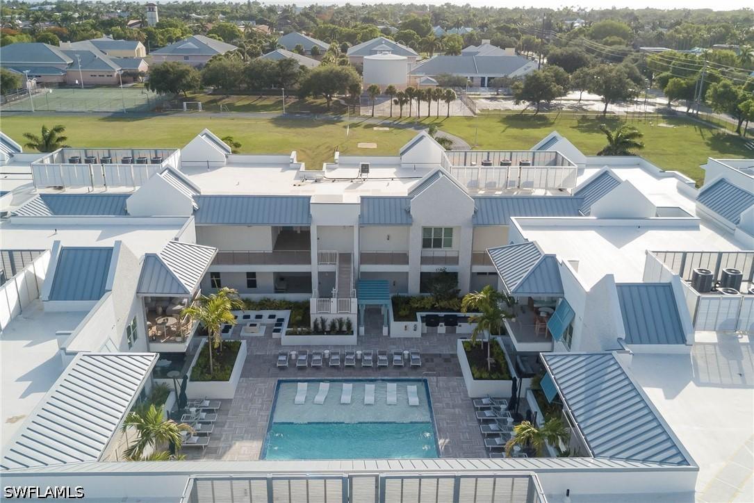 201 8th St. #208, Naples, FL 34102