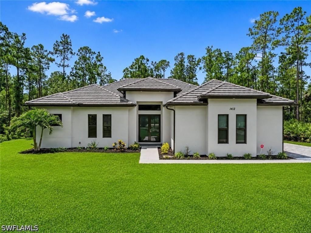 1412 22nd Ave., Naples, FL 34120