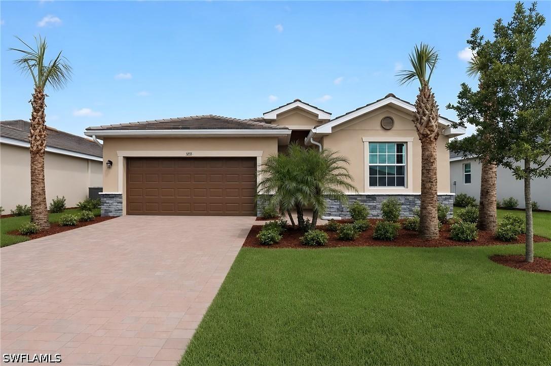 3233 Weston Manor Dr., Alva, FL 33920