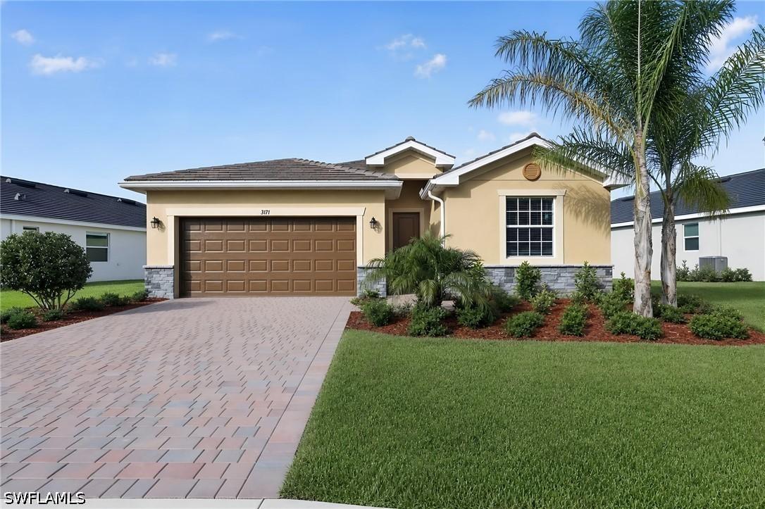 3171 Weston Manor Dr., Alva, FL 33920