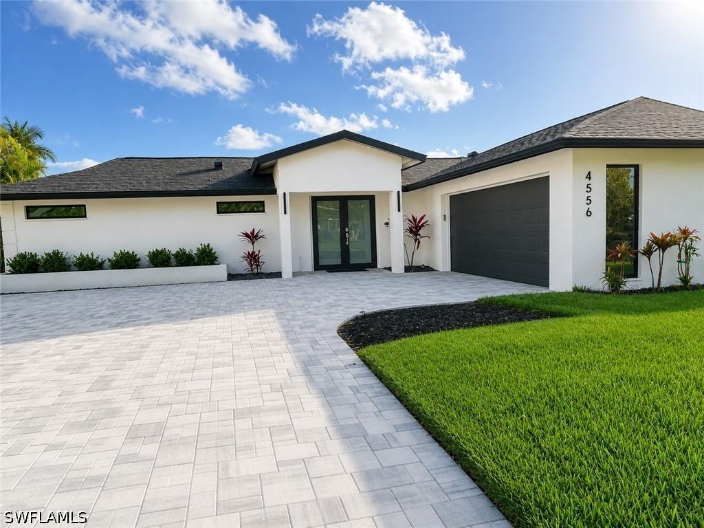 4556 Eagle Key Cir., Naples, FL 34112