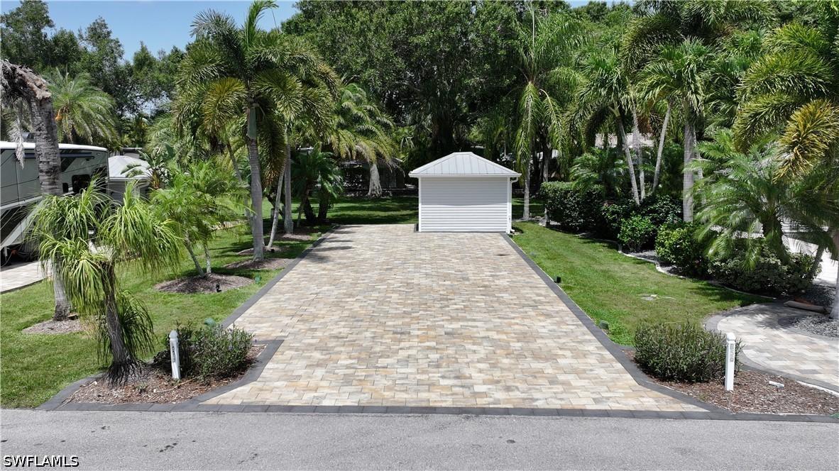 10067 Parkwood Dr., Fort Myers, FL 33905