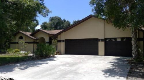 4555 Skates Cir., Fort Myers, FL 33905