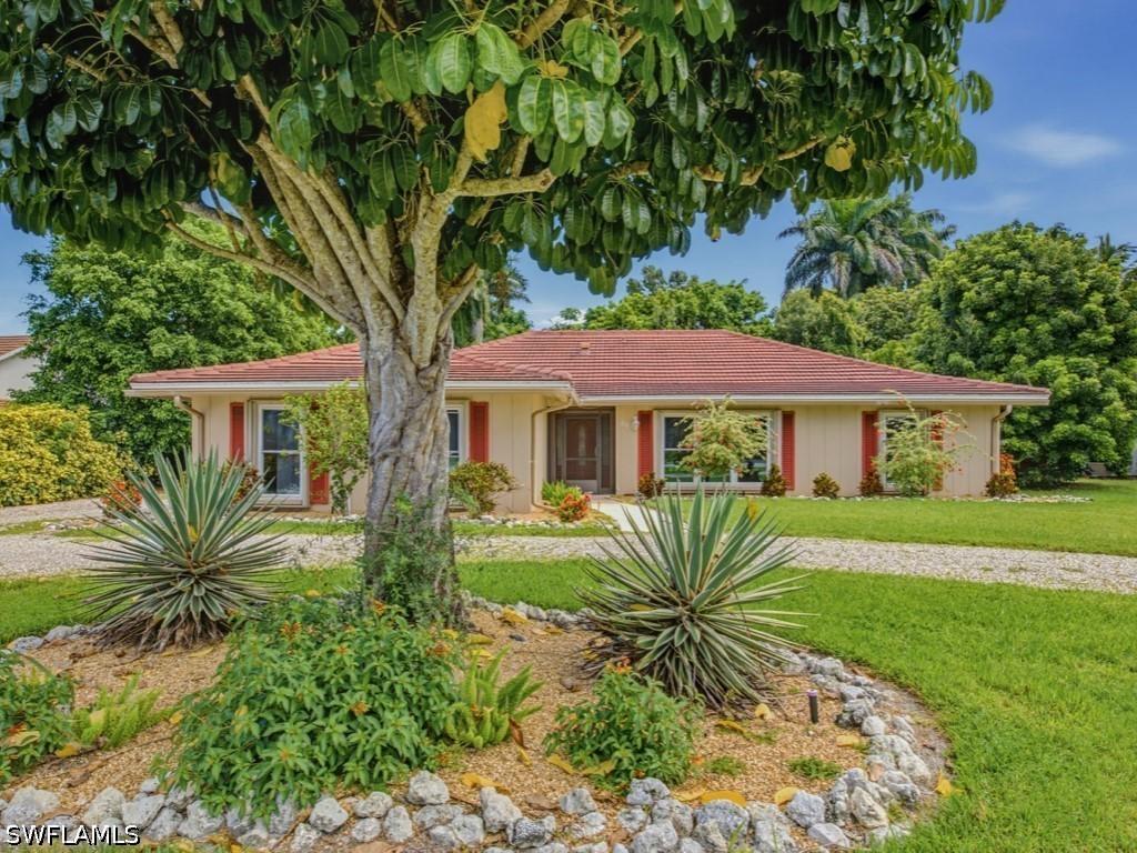 667 Park Shore Dr., Naples, FL 34103
