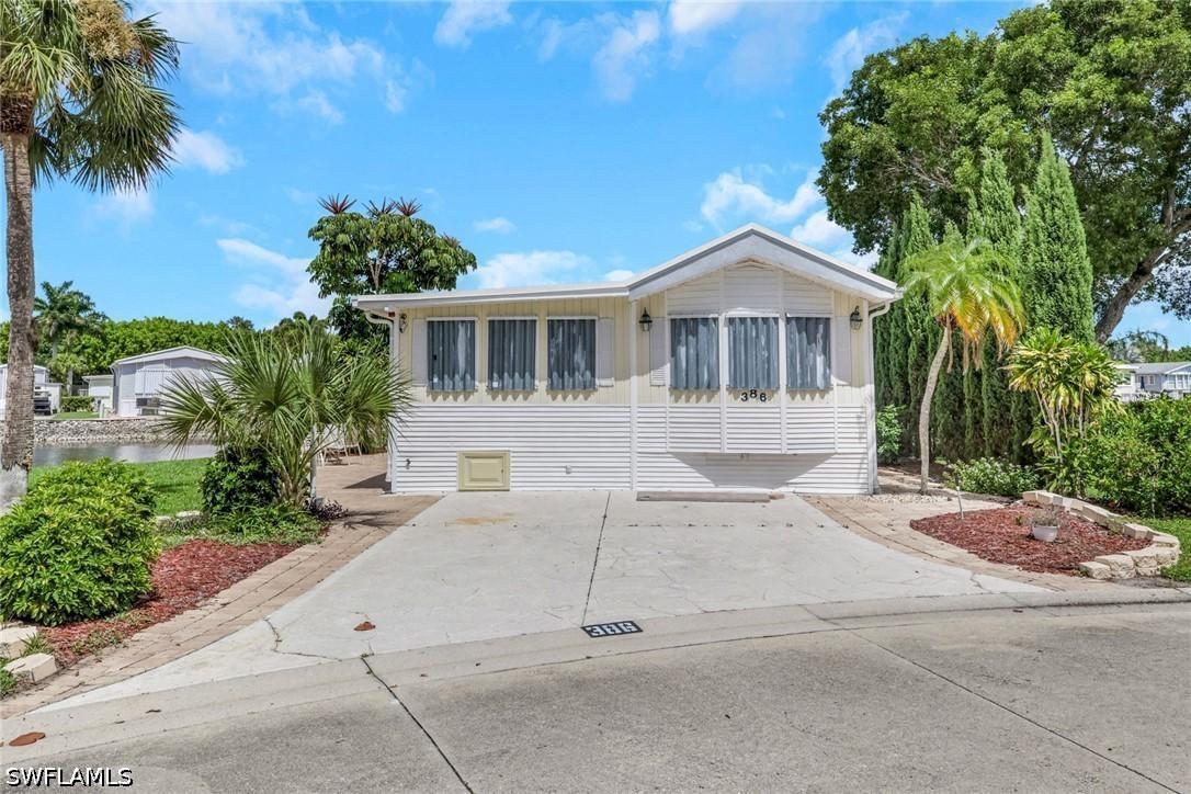 386 Leopard Ln., Naples, FL 34114
