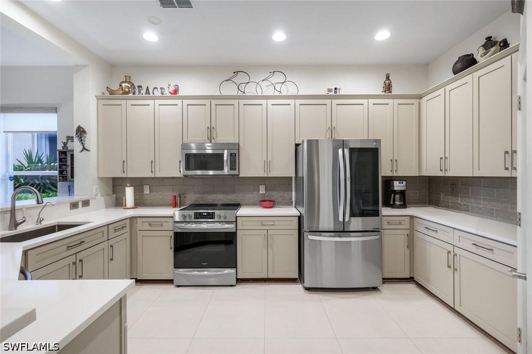 13850 Cleto Dr., Estero, FL 33928