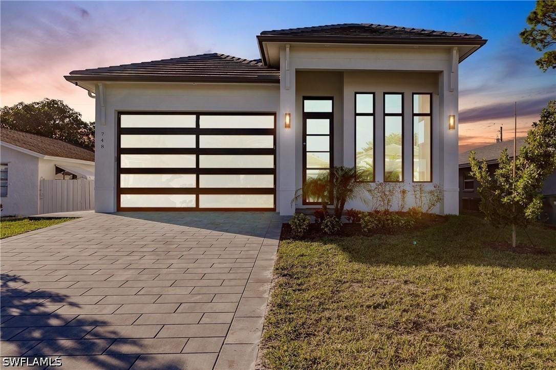 748 110th Ave., Naples, FL 34108