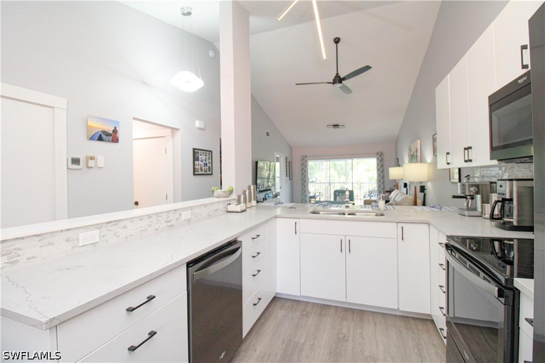 225 Robin Hood Cir. #203, Naples, FL 34104
