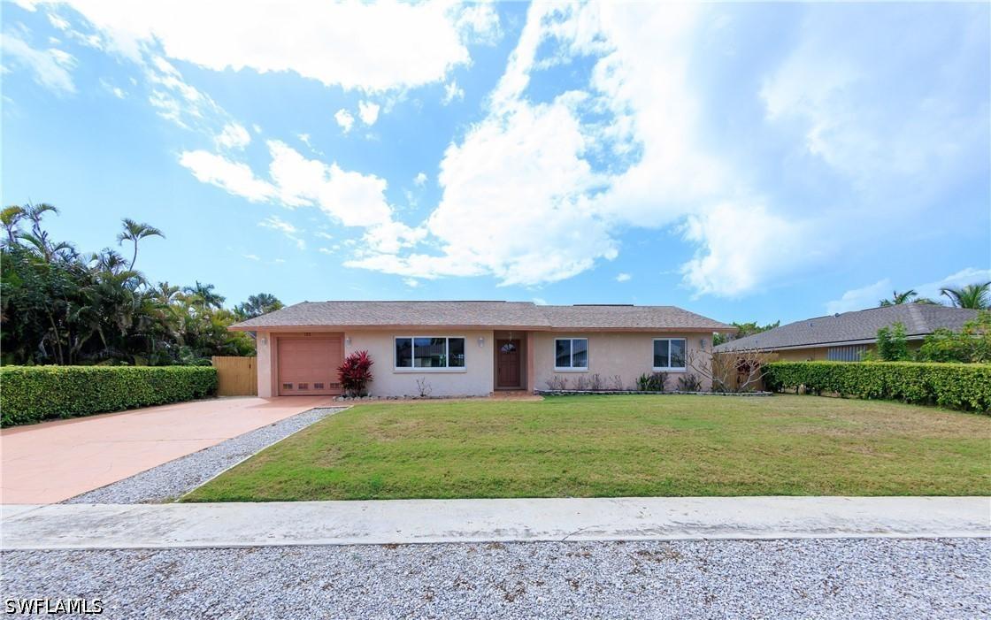 188 Gulfstream St., Marco Island, FL 34145