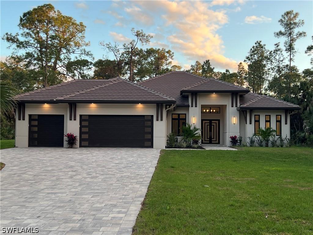 382 39th Ave., Naples, FL 34120