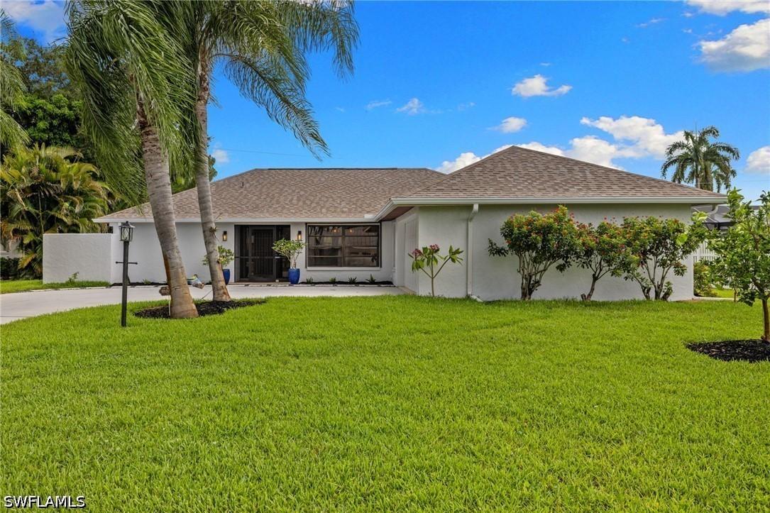 433 Golfview Dr., Naples, FL 34110