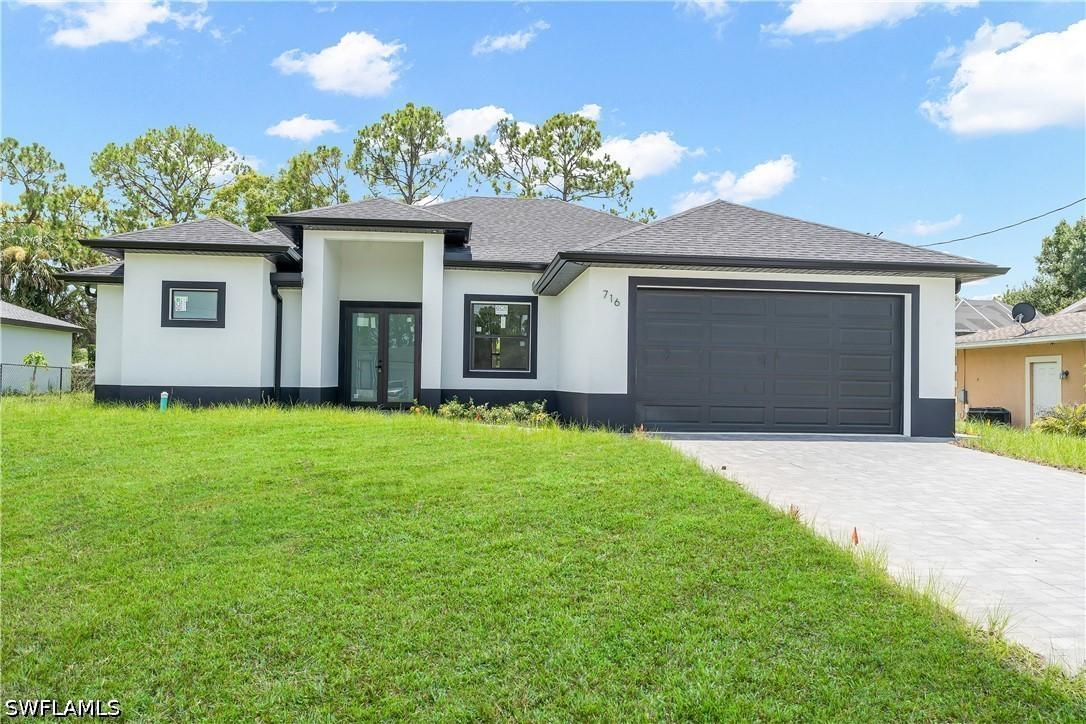 716 Connecticut Ln., Lehigh Acres, FL 33936
