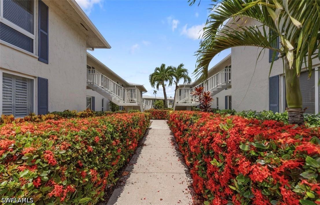 195 Peppermint Ln. #2, Naples, FL 34112