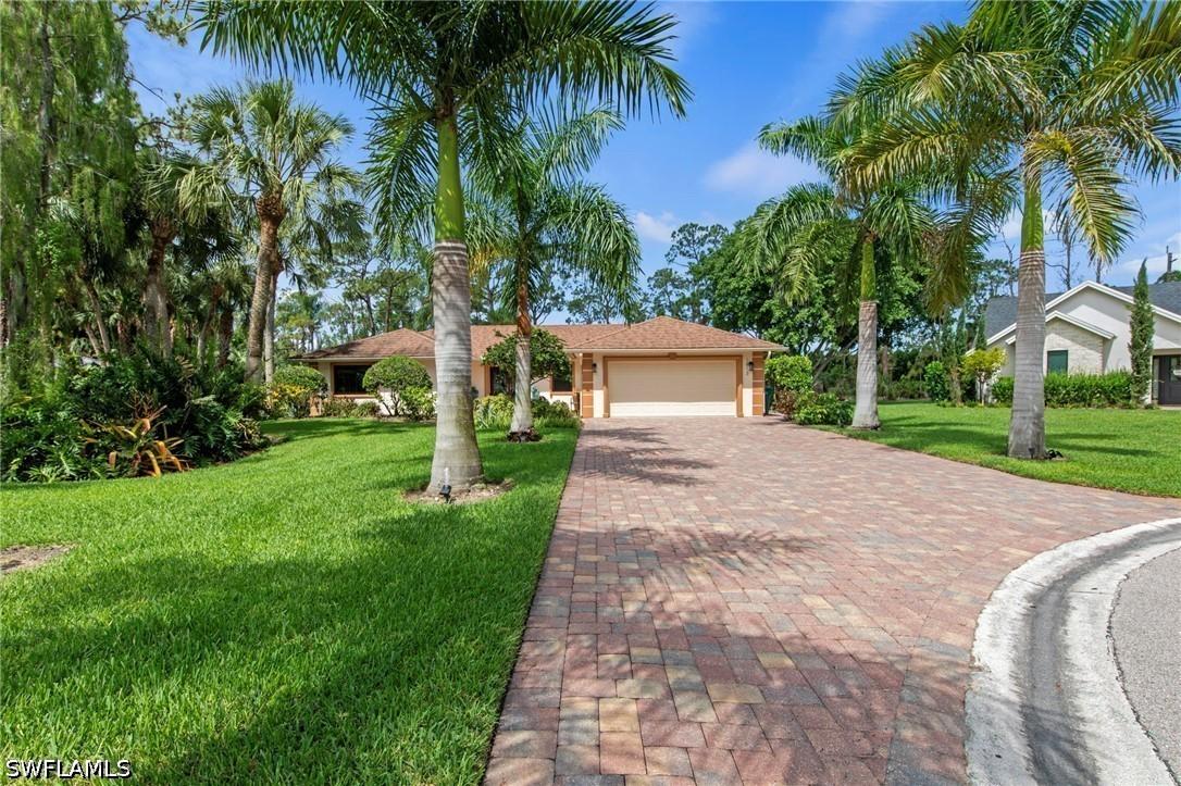 1813 Princess Ct., Naples, FL 34110