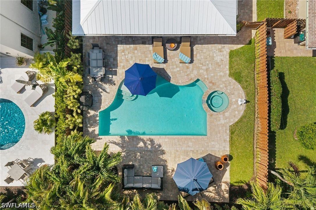 580 97th Ave., Naples, FL 34108