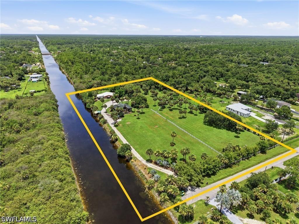 3935 24th Ave., Naples, FL 34117