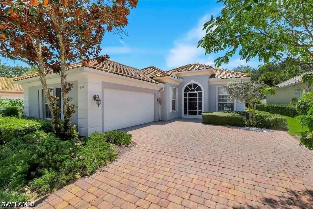 2709 Island Pond Ln., Naples, FL 34119