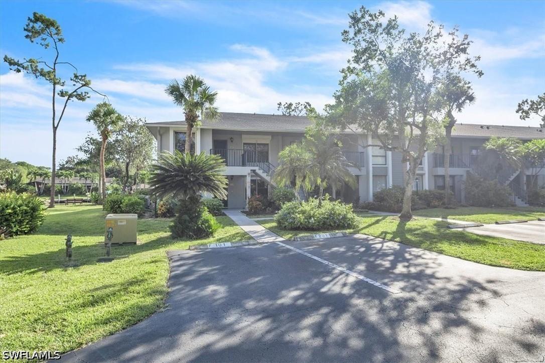 1223 Commonwealth Cir. #101, Naples, FL 34116