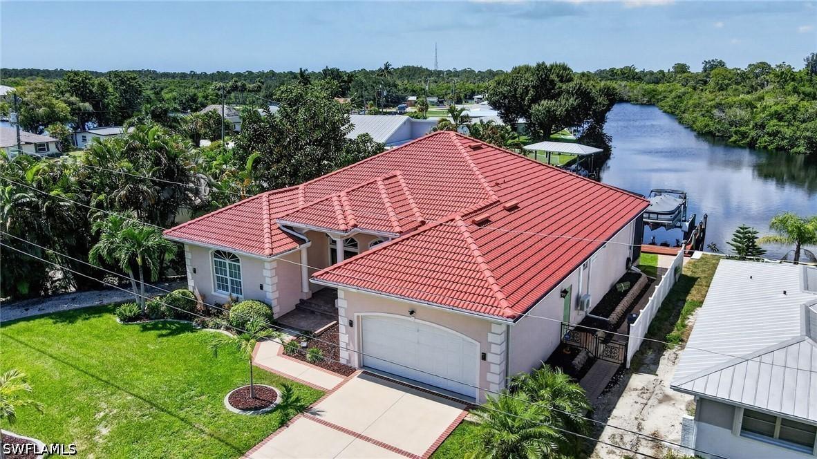 1298 Thompson St., North Fort Myers, FL 33903