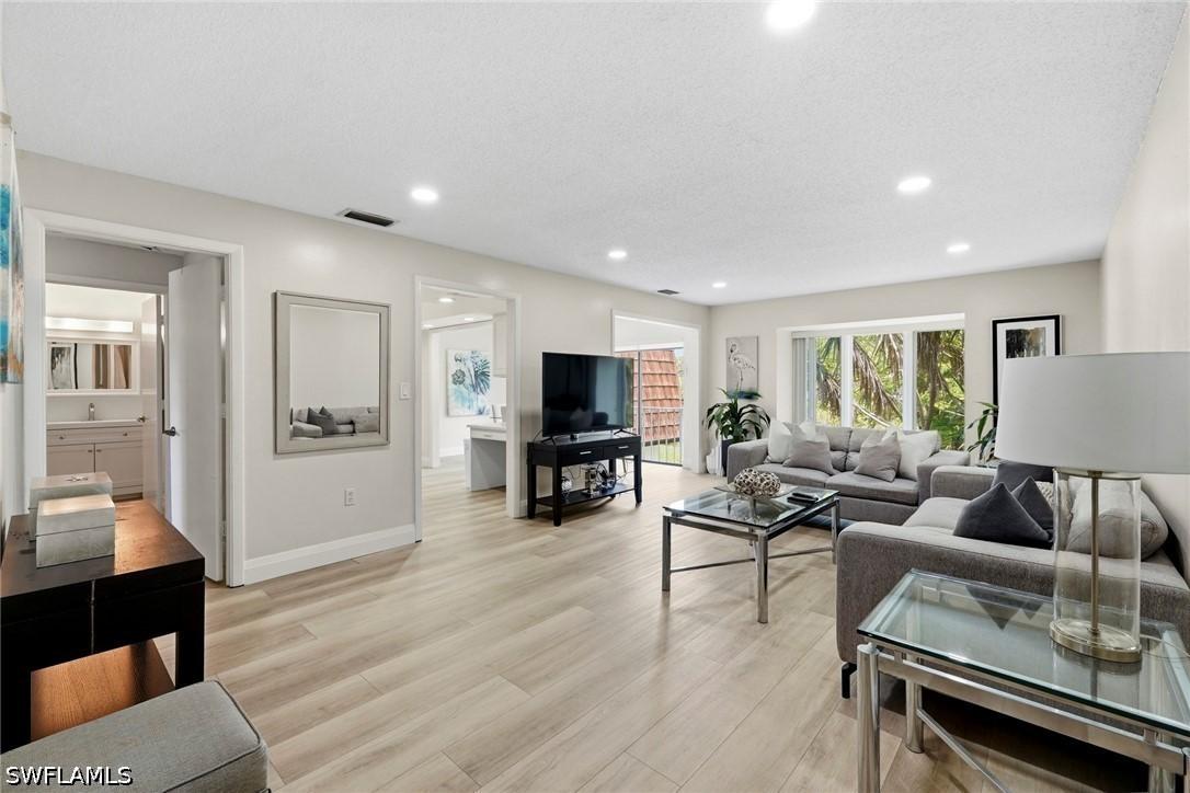 428 Meadowlark Ln. #428-B, Naples, FL 34105