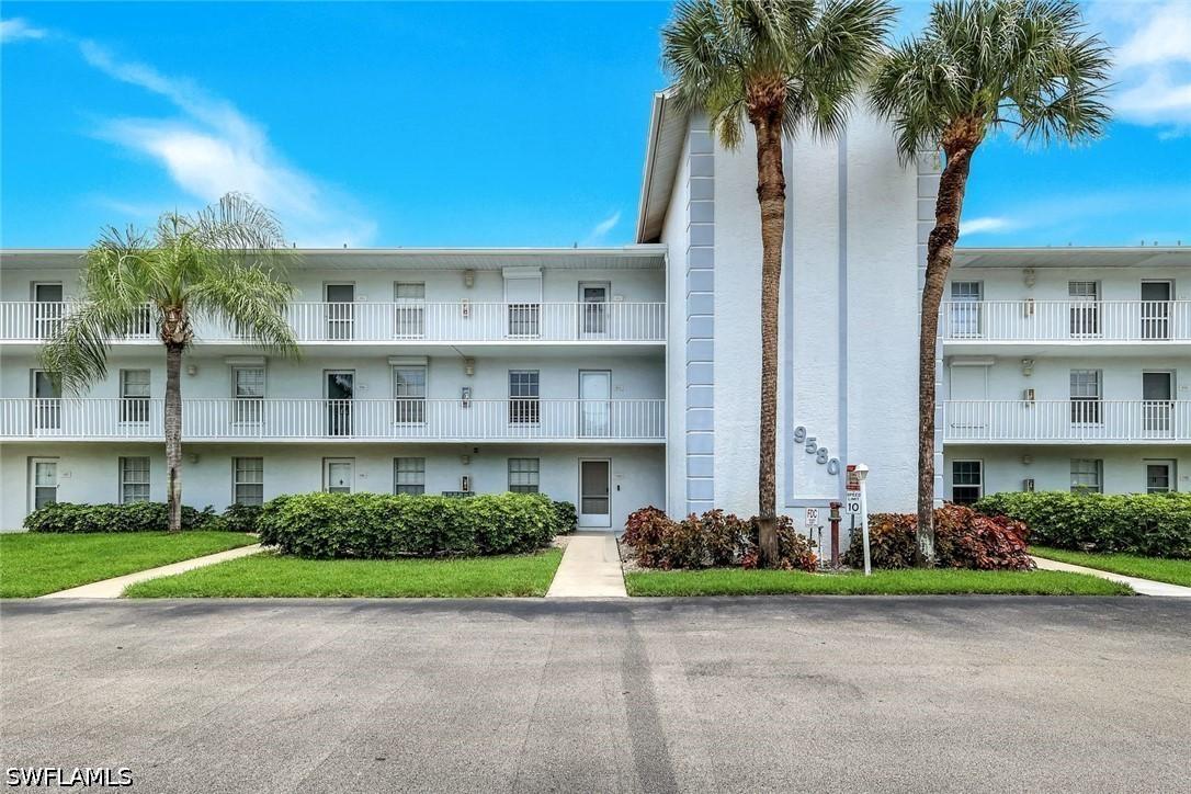 9580 Victoria Ln. #205, Naples, FL 34109