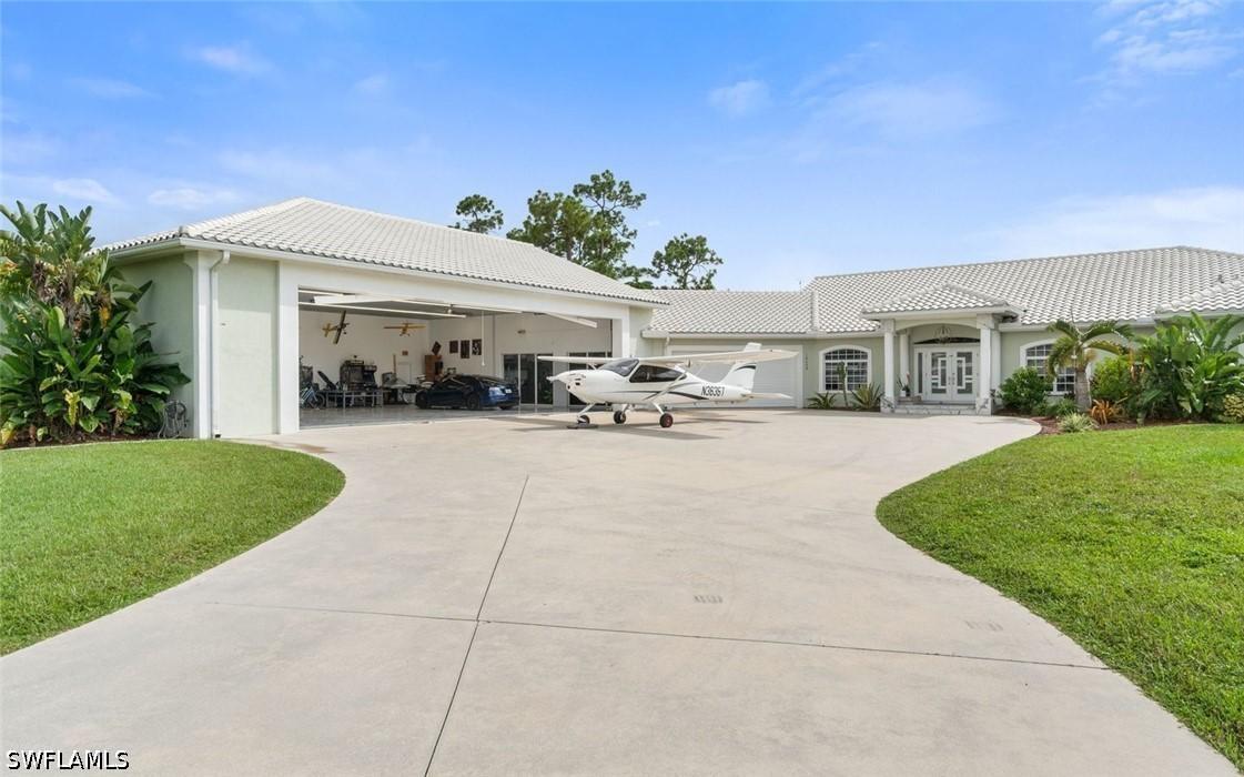 18683 Baseleg Ave., North Fort Myers, FL 33917
