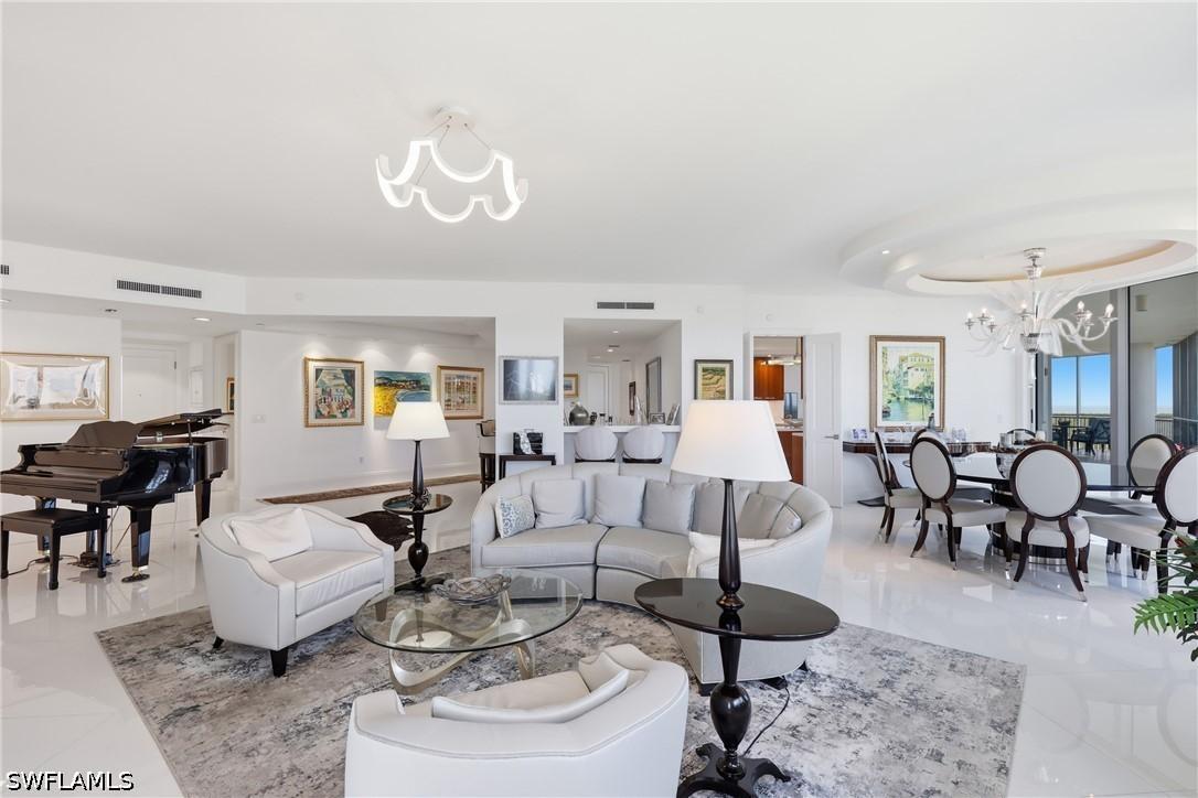 13675 Vanderbilt Dr. #810, Naples, FL 34110