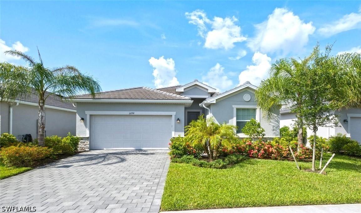 2294 Avocado Ln., Naples, FL 34120