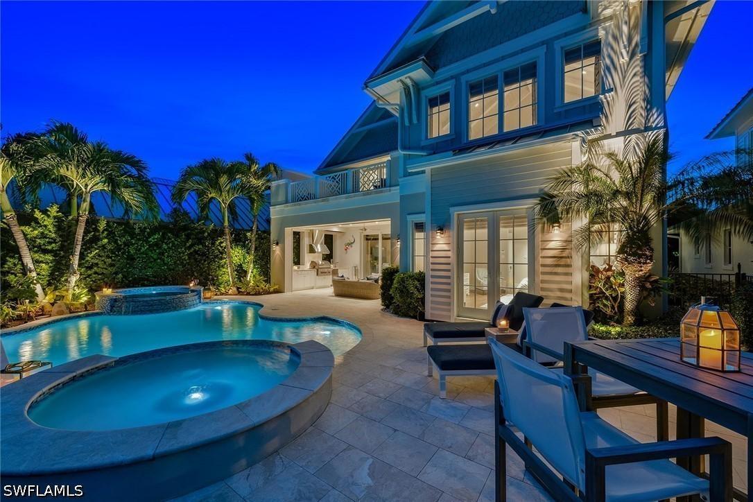 185 15th St., Naples, FL 34102