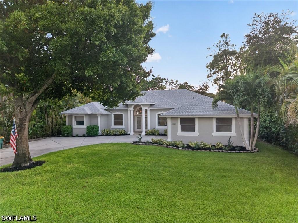 5761 Waxmyrtle Way, Naples, FL 34109