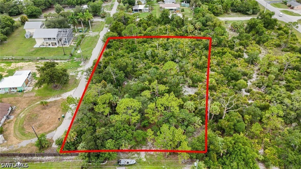 1910 Banana St., Port Charlotte, FL 33980
