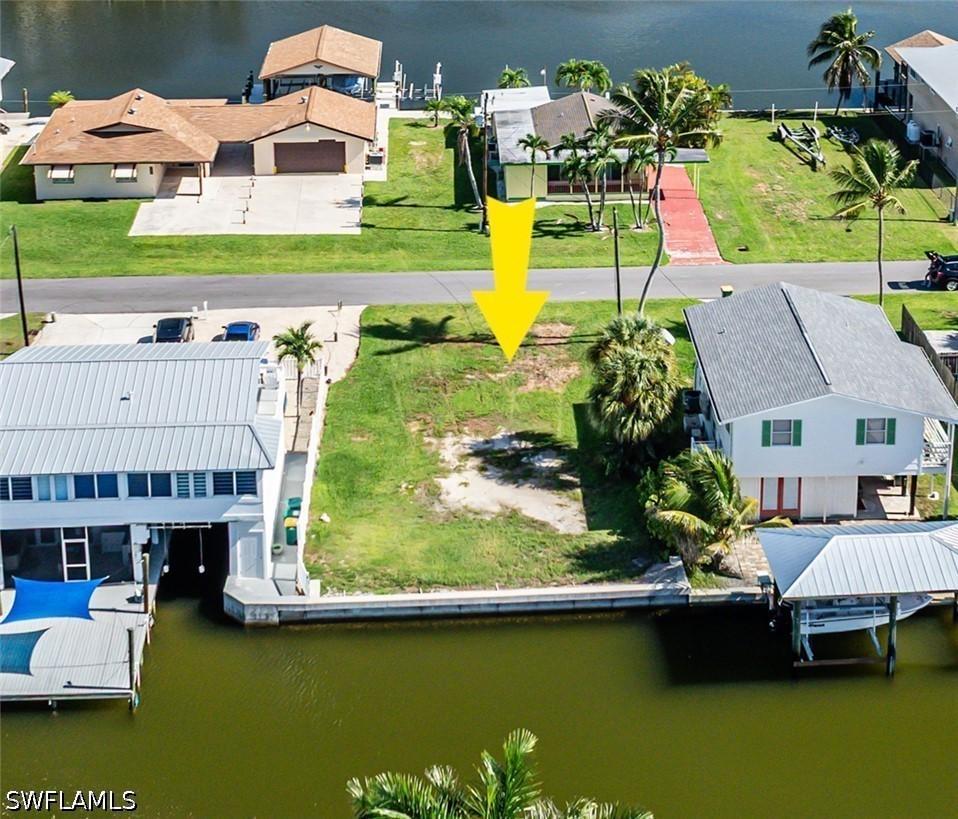 574 Coconut Ave., Goodland, FL 34140