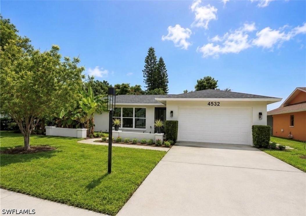 4532 Beechwood Lake Dr., Naples, FL 34112