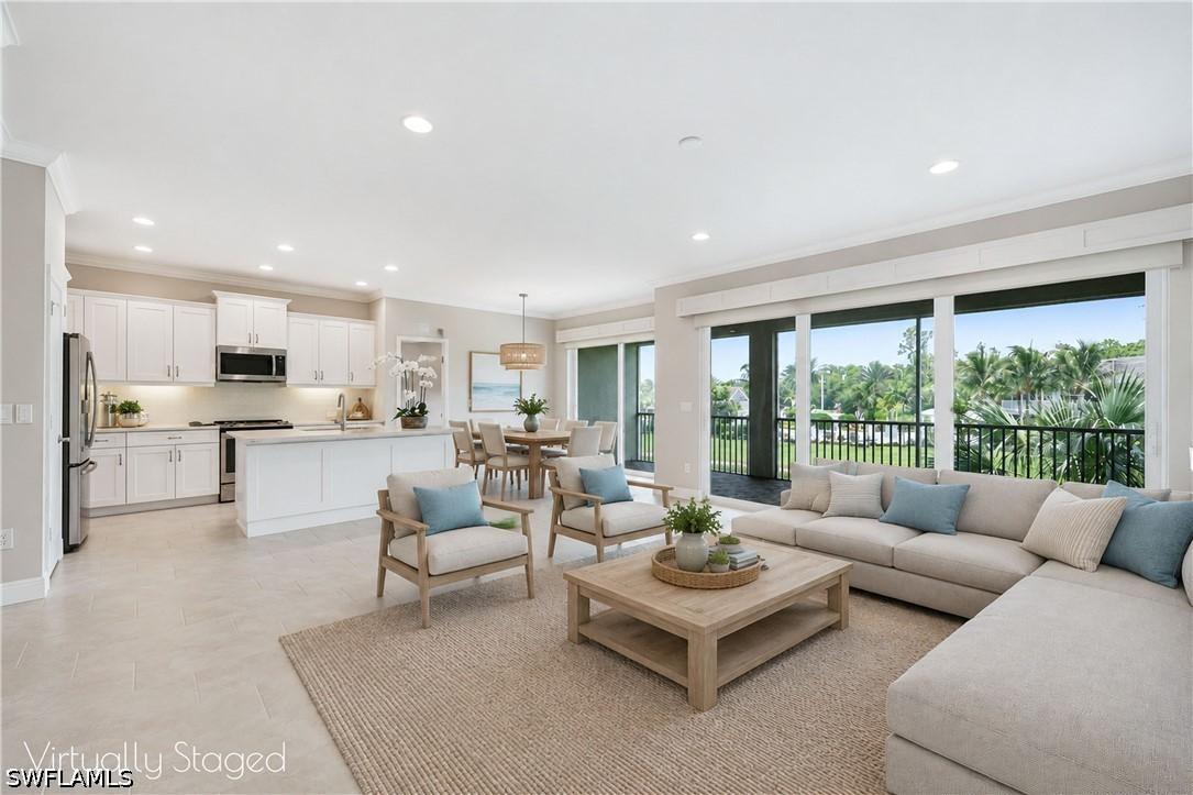 6966 Avalon Cir. #908, Naples, FL 34112