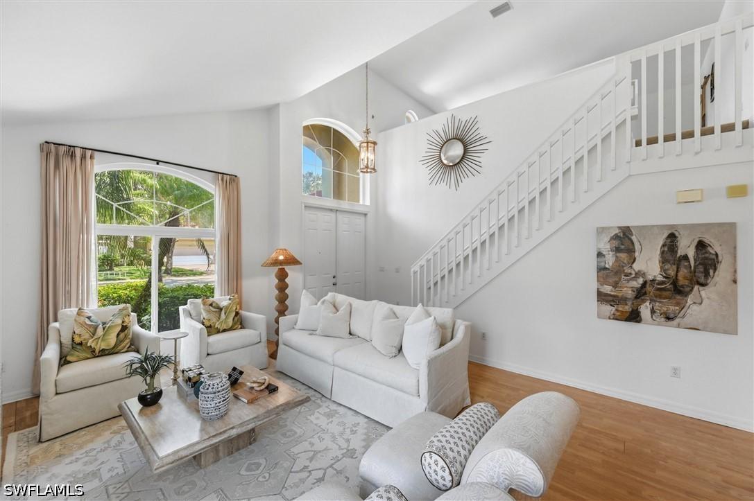 1892 Par Dr., Naples, FL 34120