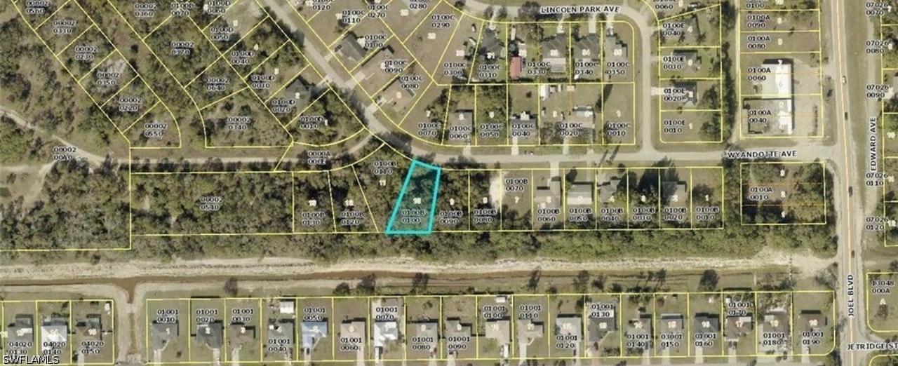 2192 Wyandotte Ave., Alva, FL 33920