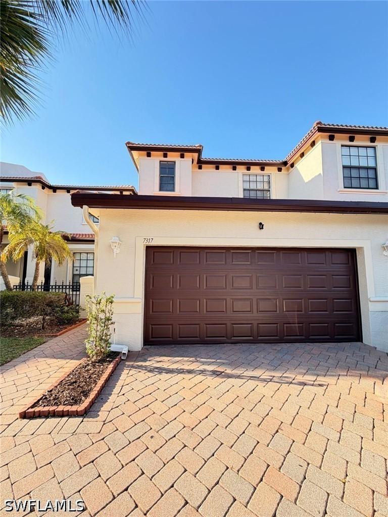 7317 Bristol Cir., Naples, FL 34120