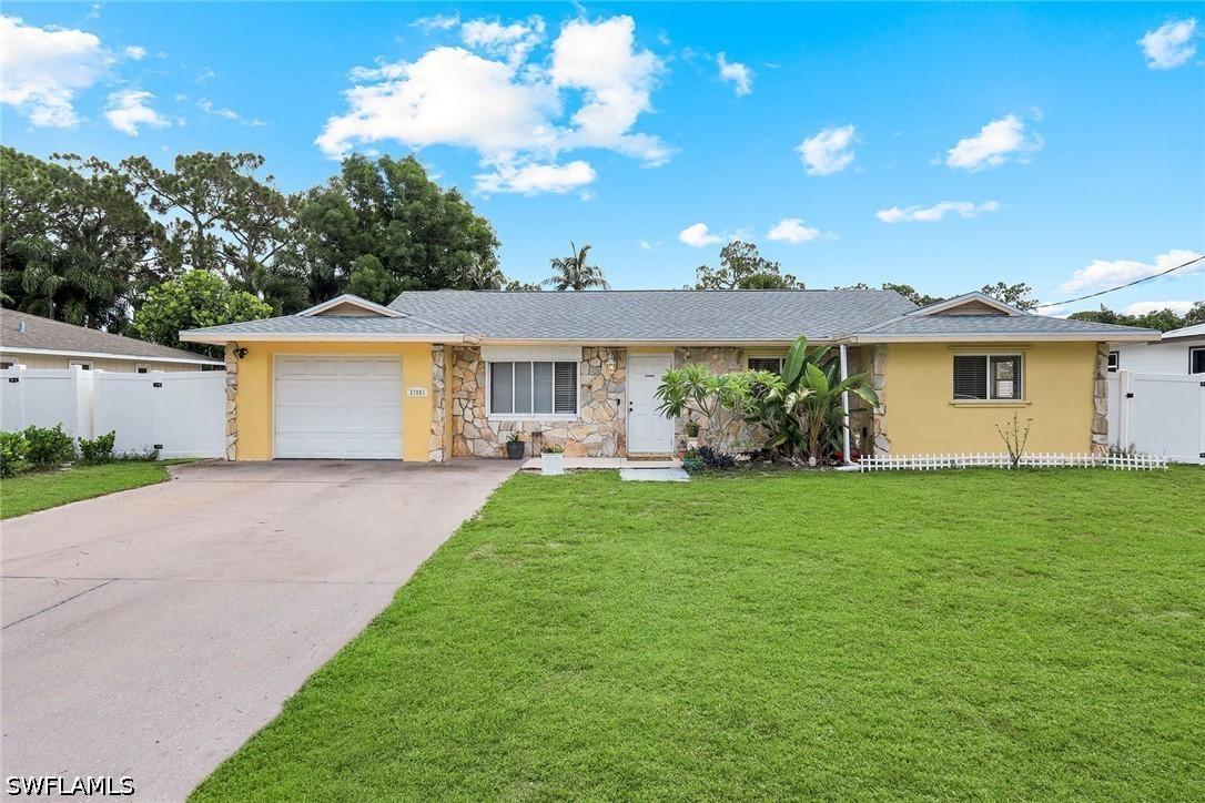 27051 Edgewood St., Bonita Springs, FL 34135