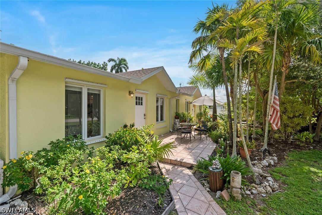 2437 Sunset Ave., Naples, FL 34112