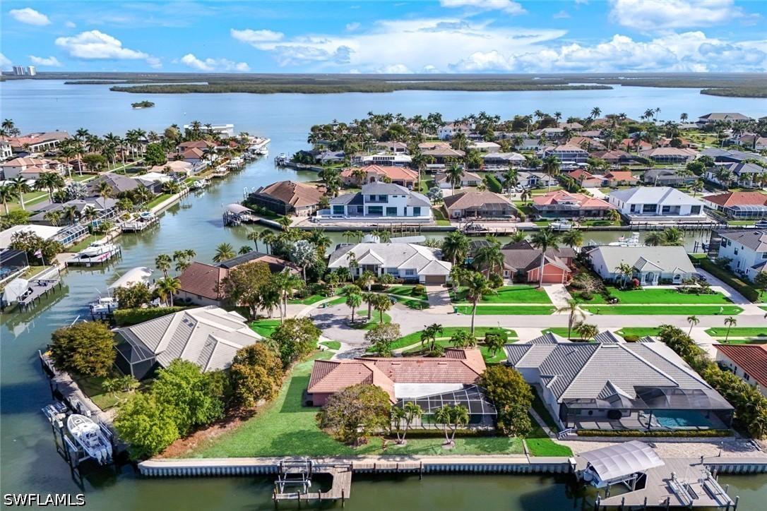 358 Grapewood Ct., Marco Island, FL 34145