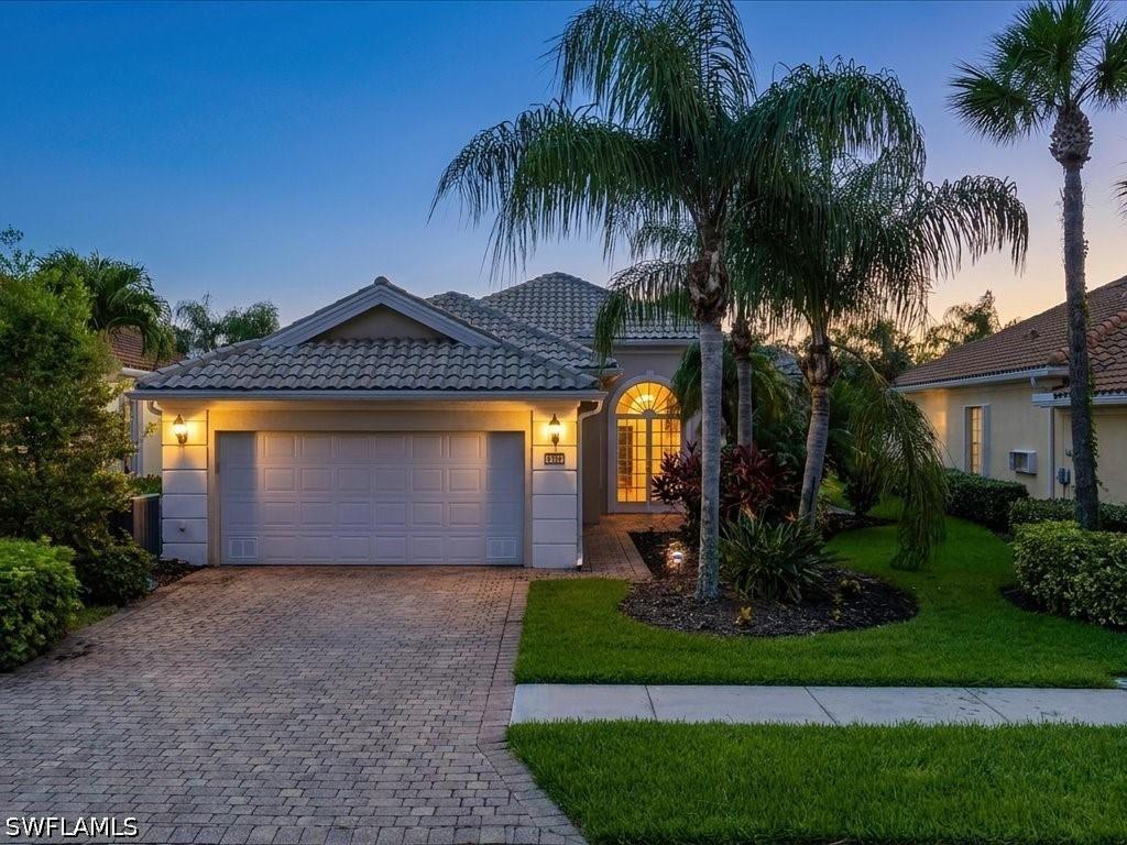 8706 Ferrara Ct., Naples, FL 34114