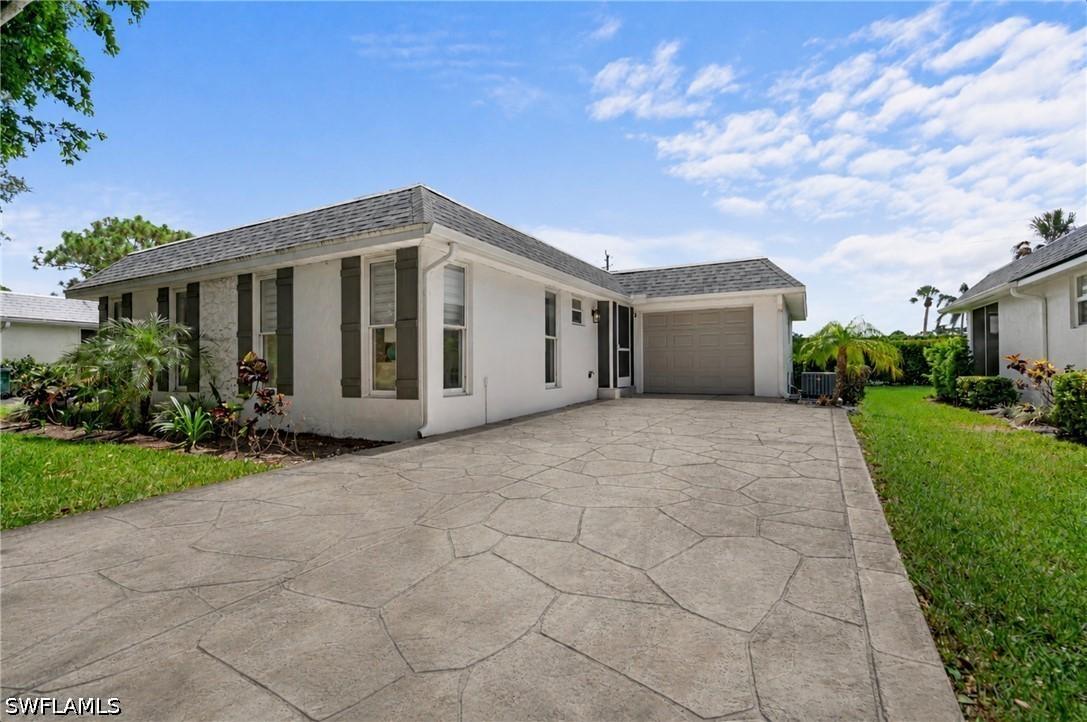 250 Lanchester Ct. #35, Naples, FL 34112