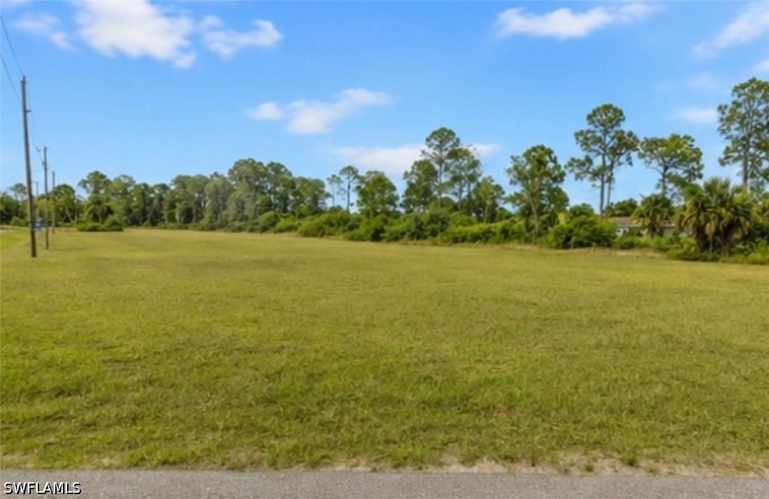 2208 NE 33rd Ln., Cape Coral, FL 33909