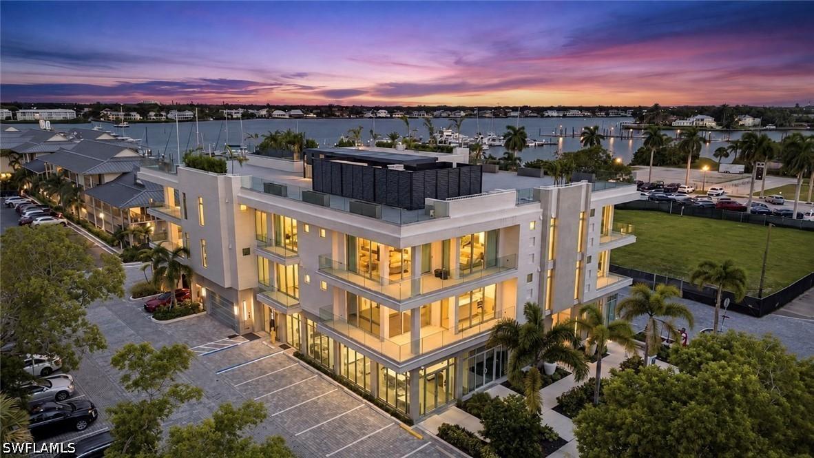1165 8th St. ##202, Naples, FL 34102