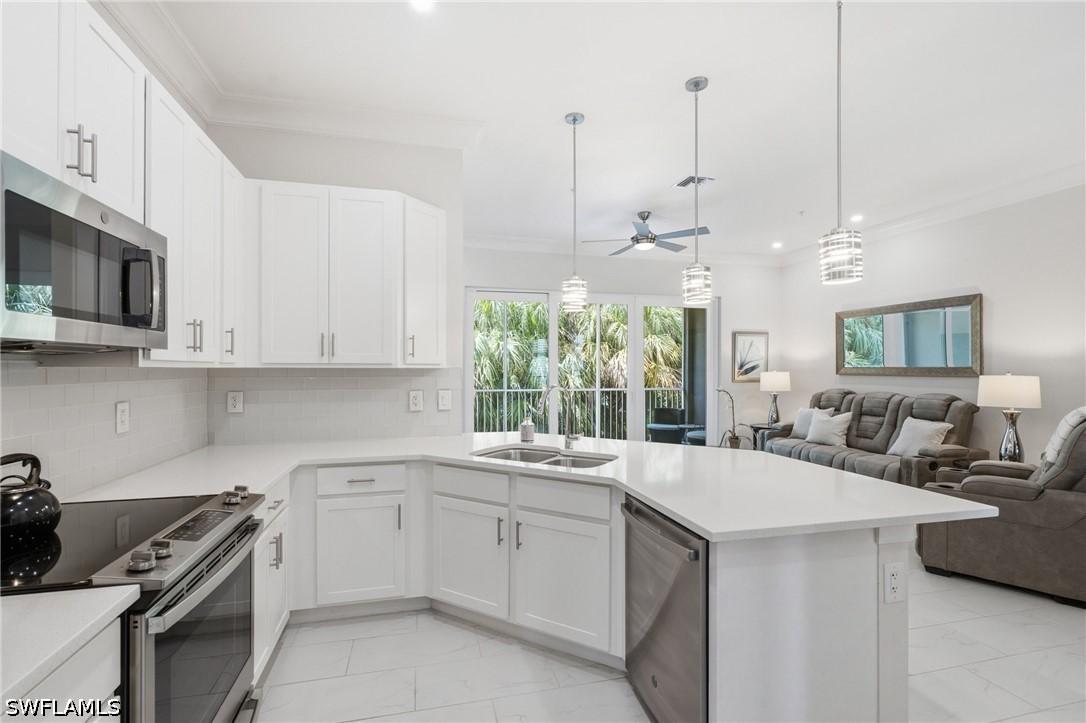 238 Indies Dr. #201, Naples, FL 34114