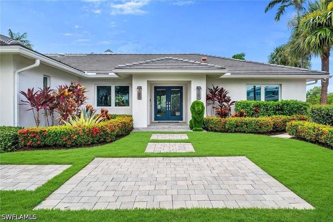 5215 Seashell Ave., Naples, FL 34103