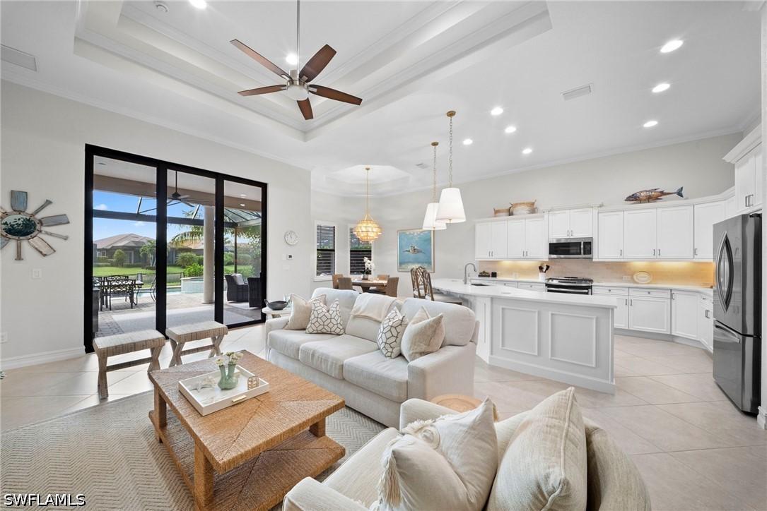 6522 Roma Way, Naples, FL 34113