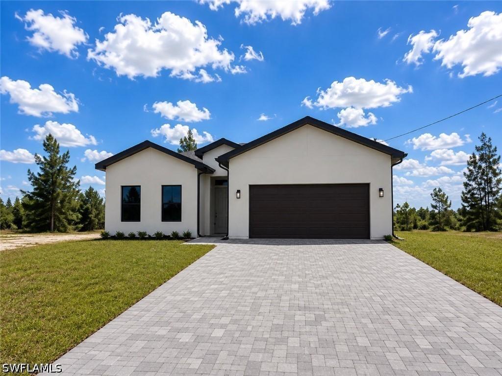 2220 NE 39th Ter., Cape Coral, FL 33909