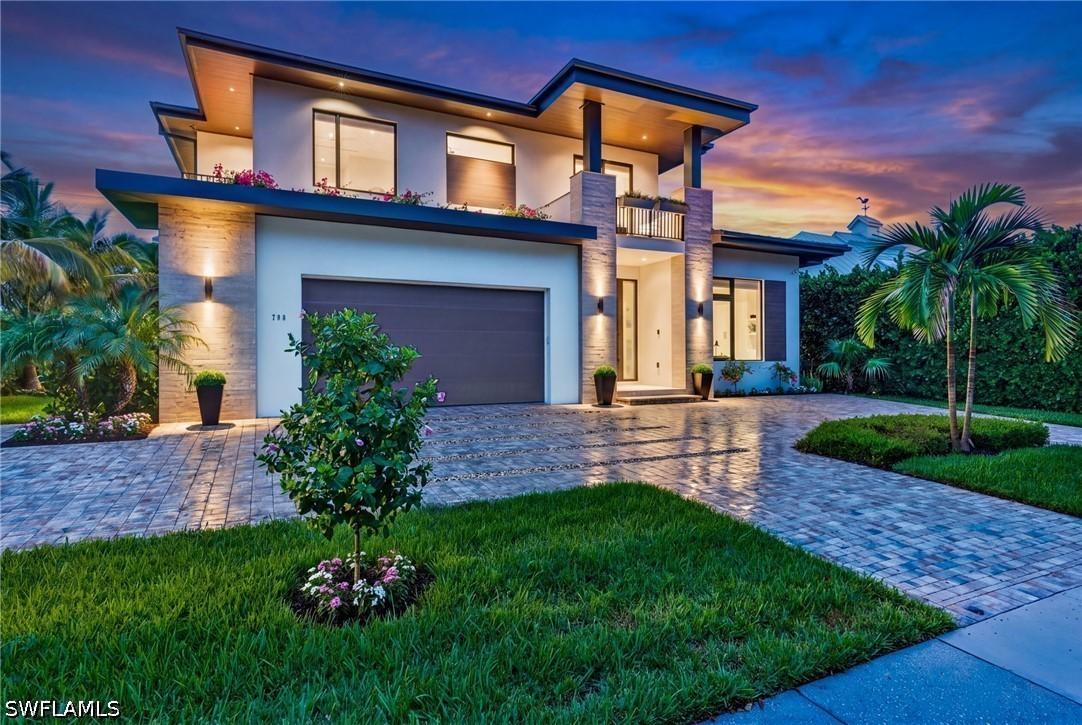788 7th Ave., Naples, FL 34102